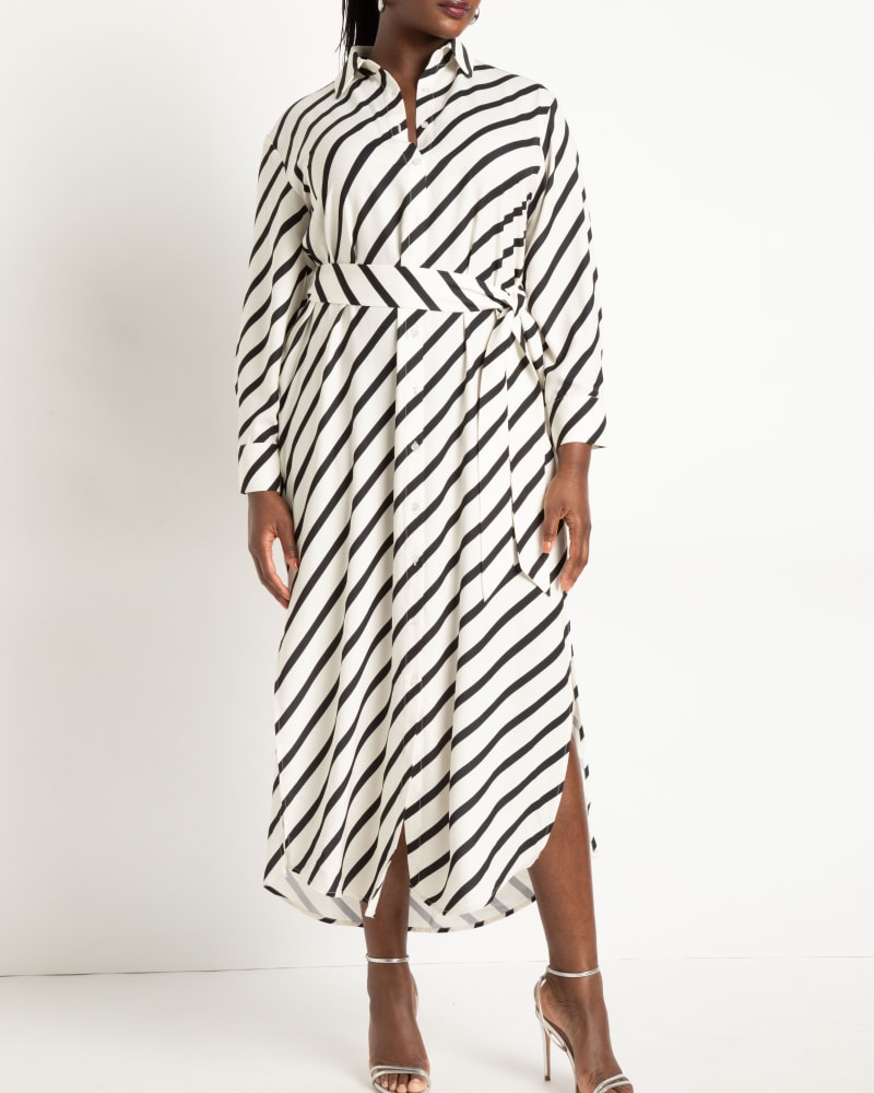 Front of a model wearing a size 22 Maxi Shirtdress in Black and White Stripe by ELOQUII. | dia_product_style_image_id:272810